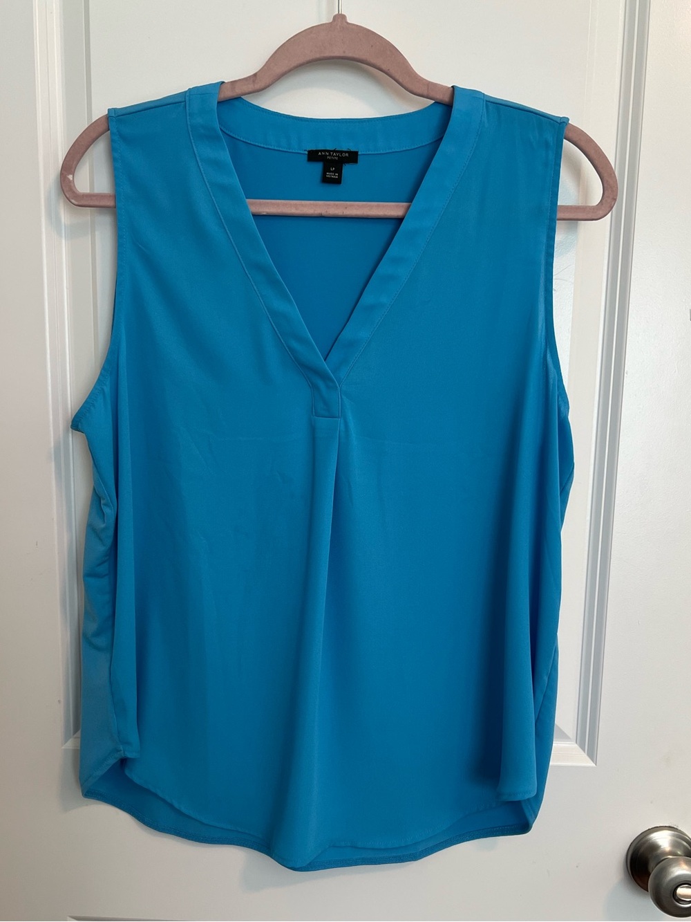 Ann Taylor Bright Turquoise V-Neck Sleeveless Camisole